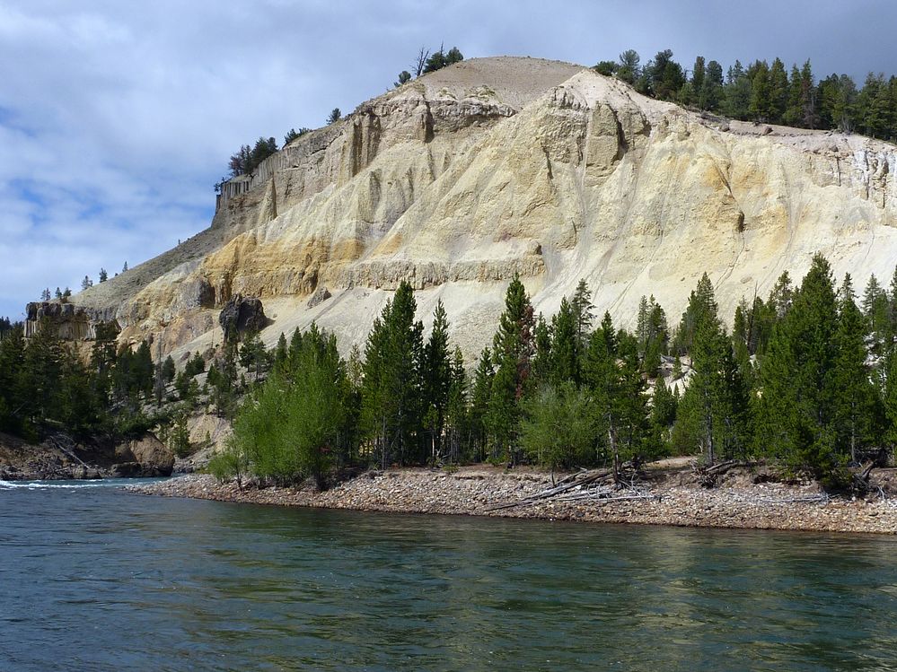 Yellowstone Tower Roosevelt (36).JPG